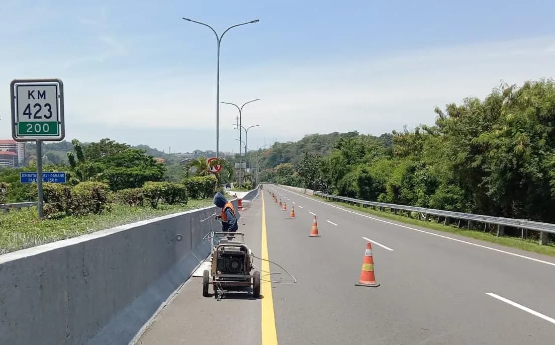 Jaga Keamanan dan Kenyamanan Pengguna Jalan, PT Jasamarga Transjawa Tol Lakukan Peningkatan Kualitas Pelayanan di Jalan Tol Semarang Seksi A,B,C