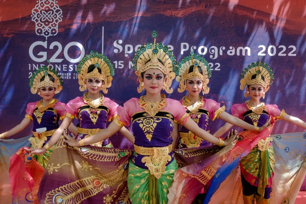 Wamenparekraf: Tiga Jenis Tari Tradisional di Spouse Program Representasikan Keberagaman Indonesia