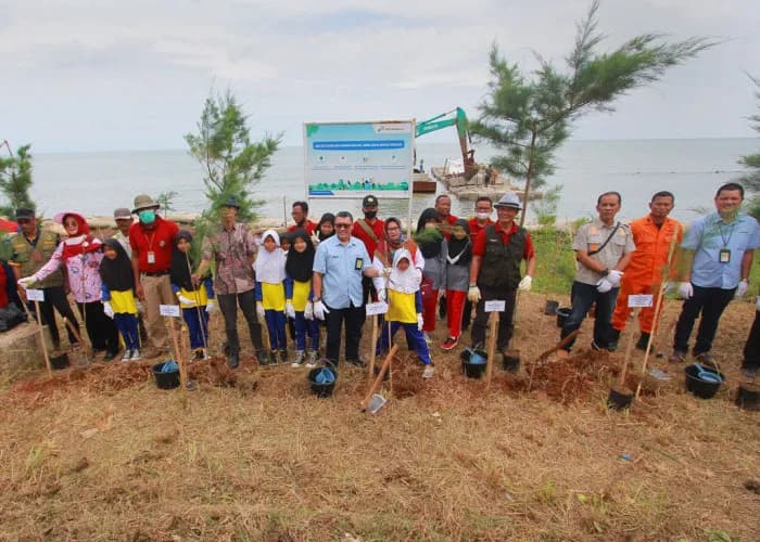 Perisai Bumi Pertagas Hadirkan Kolaborasi Cegah Abrasi di Pantai Rembat