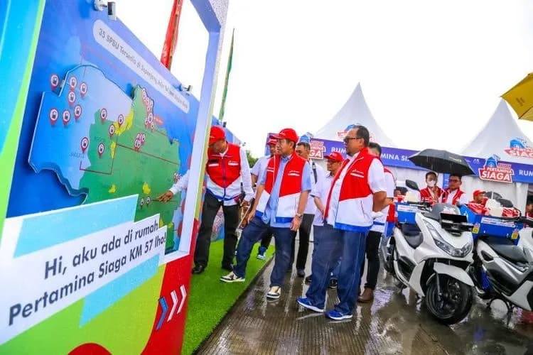 Jelang Nataru, Dirut Pertamina Patra Niaga Tinjau Kesiapan Layanan di Tol Trans-Jawa