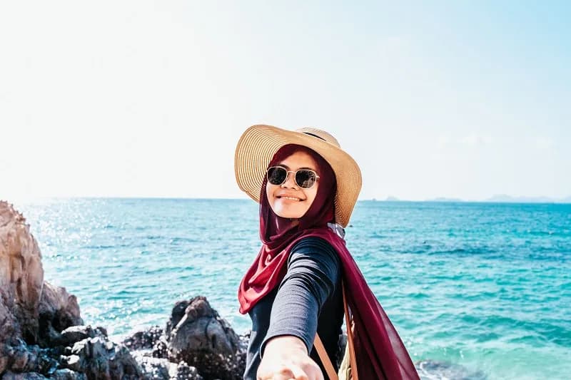 9 Tips Traveling Aman saat Berpuasa dari Pegipegi