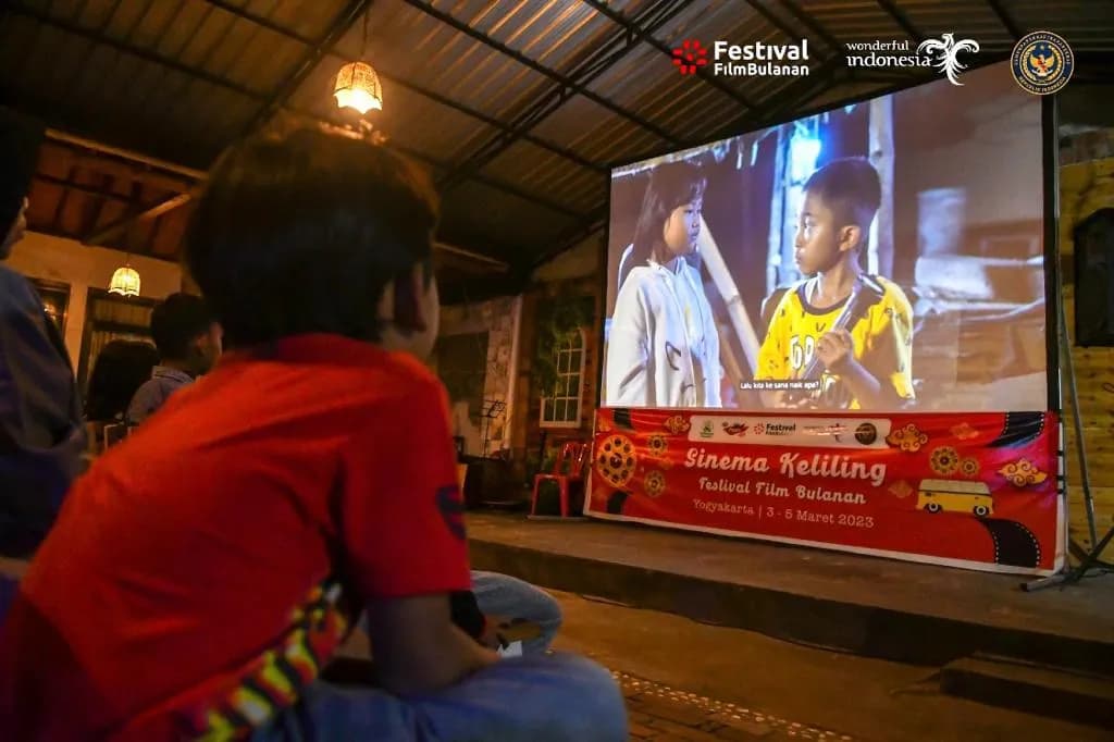 Kemenparekraf Gelar “Sinema Keliling” di Kampung Wisata Rejowinangun Yogyakarta