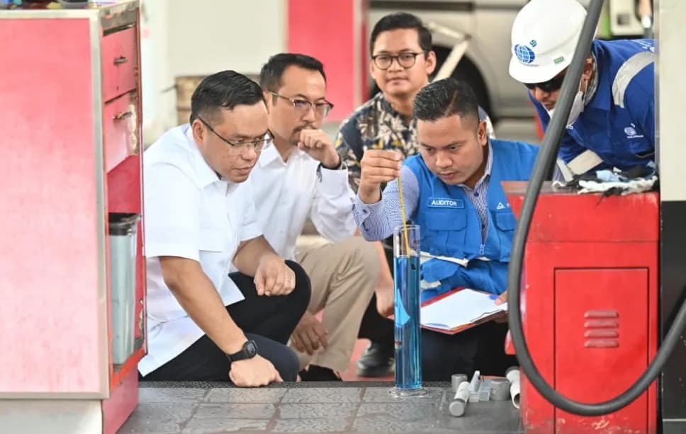 Dirut Pertamina Cek Langsung Kualitas BBM di SPBU, Gandeng Lembaga Independen