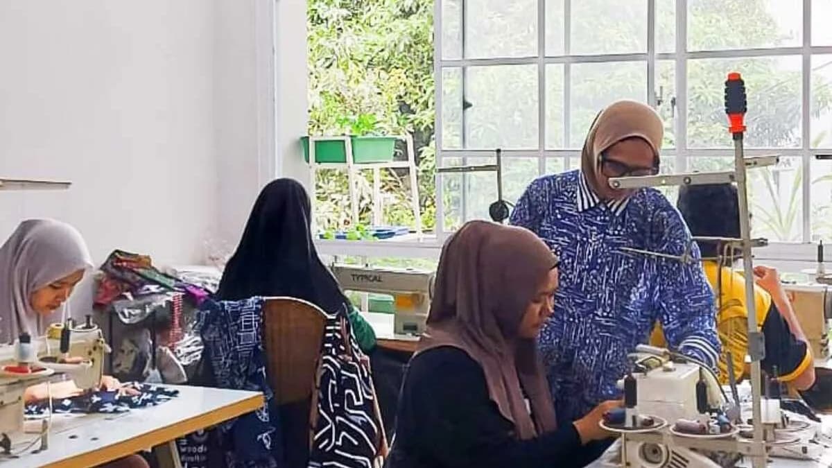 Kartini Berkarya Lindungi Alam, UMKM Dara Baro Buktikan Limbah Sisa Kain Mampu Mendunia
