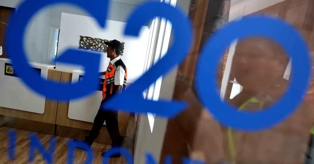 AMBULANS MINI ICU PERTAMEDIKA IHC SIAP MELUNCUR KE G20 BALI AMBULANS MINI ICU PERTAMEDIKA IHC SIAP MELUNCUR KE G20 BALI