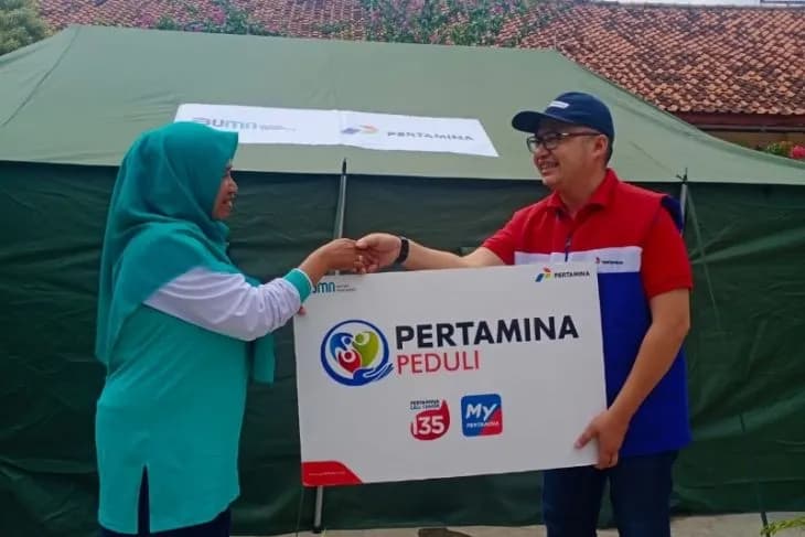 Pertamina Peduli Serahkan Bantuan Tenda untuk SD Taman Sari di Cianjur