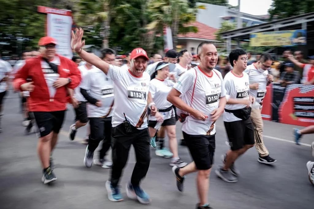 Menparekraf Apresiasi "Likupang Santa Charity Run 2022" Geliatkan Wisata Olahraga di Likupang