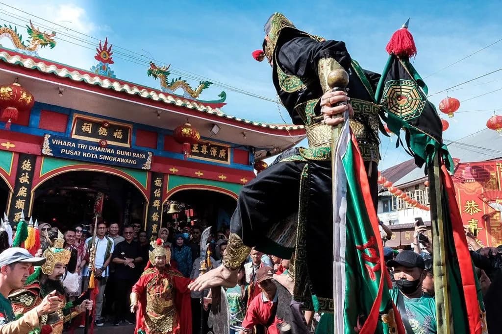 Menparekraf Kunjungi Destinasi Wisata Budaya di Singkawang Kalbar
