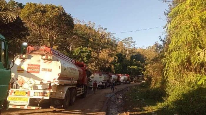 Siasati Perbaikan Jalan, Pertamina Patra Niaga Tambah Tonase Penyaluran BBM untuk Labuan Bajo Siasati Perbaikan Jalan, Pertamina Patra Niaga Tambah Tonase Penyaluran BBM untuk Labuan Bajo