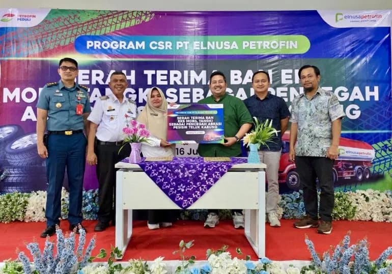 Inisiatif Zero Waste Cegah Abrasi di Pantai Padang, Elnusa Hibahkan 100 Ban Eks Mobil Tangki untuk Program Appostraps Inisiatif Zero Waste Cegah Abrasi di Pantai Padang, Elnusa Hibahkan 100 Ban Eks Mobil Tangki untuk Program Appostraps